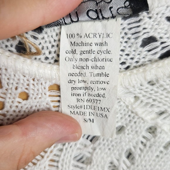 White Crochet Poncho - Picture 4 of 8